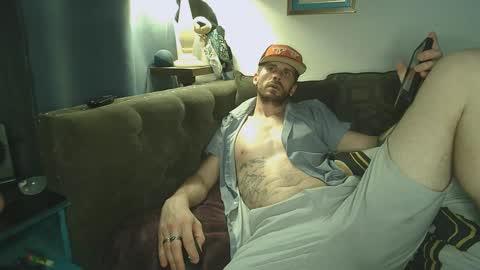 straitpipermann22 online show from September 8, 3:33 pm