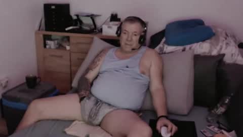 Stranger online show from October 29, 10:02 pm