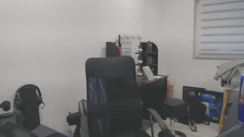 ImYours online show from November 9, 1:48 pm