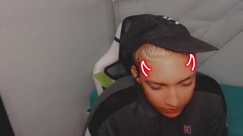 Street online show from February 25, 4:35 am