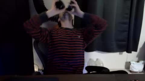 stringgreens777 online show from January 6, 7:29 pm