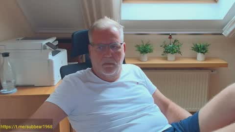 subbear1968 online show from June 5, 2:45 pm