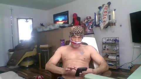 SUCKITU812 online show from February 8, 4:14 pm