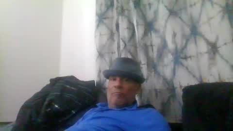 SUCKITU812 online show from March 10, 5:00 am