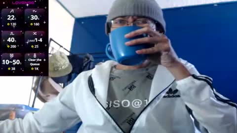 suggabrown_ online show from July 31, 4:17 pm