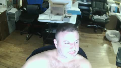 Snapshot of summerfun35 chatting on December 11, 3:26 am cincyguy online show from December 11, 3:26 am