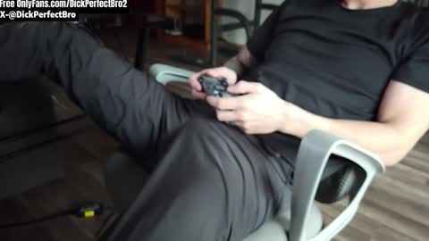 sunny valentine online show from February 21, 3:13 pm