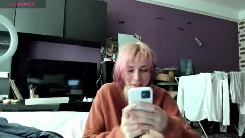 kira online show from April 26, 2:36 pm