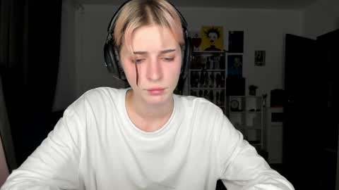 kira online show from March 12, 10:06 pm