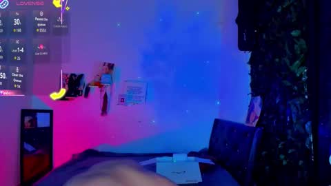 Snapshot of sweet_vond chatting on October 21, 11:18 pm Steven independent model online show from October 21, 11:18 pm