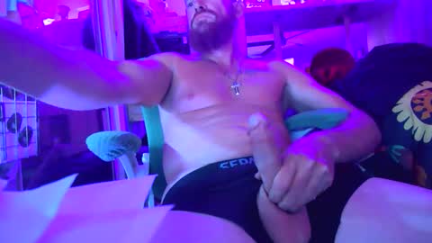 WeAim2PZzz online show from April 21, 9:26 am