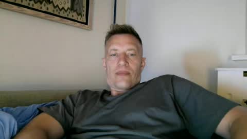 sweetsinner83 online show from June 30, 8:32 pm