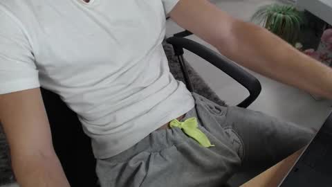 SwetLittleBoy4u online show from September 26, 10:46 am