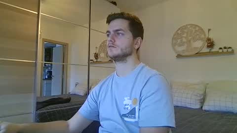 syl092 online show from January 12, 9:24 am