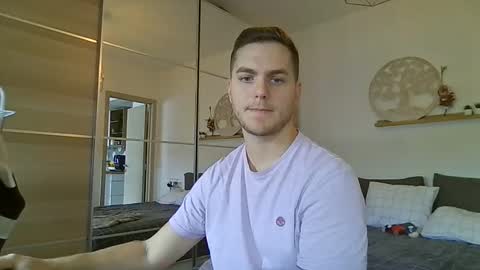 syl092 online show from December 1, 10:51 am