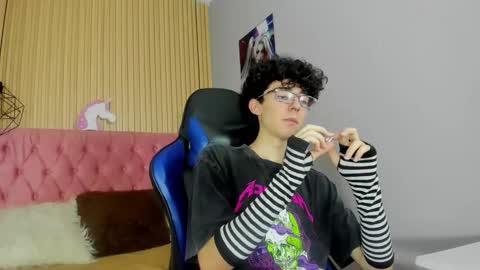 Syriussz online show from February 4, 7:31 pm