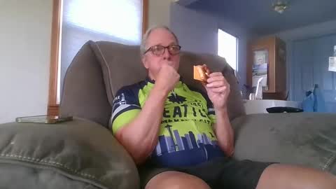 tacrunner66_ online show from April 18, 7:29 pm