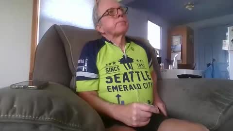 tacrunner66_ online show from April 18, 7:58 pm