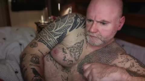 Tattooeddilf 01 online show from April 21, 1:42 am