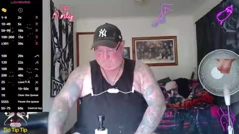 tattzsexy online show from April 17, 3:20 am