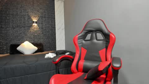  T A U R U S  online show from November 25, 11:45 am