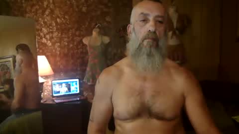 Snapshot of tha_commander69 chatting on December 18, 3:33 pm tha Commander69 online show from December 18, 3:33 pm