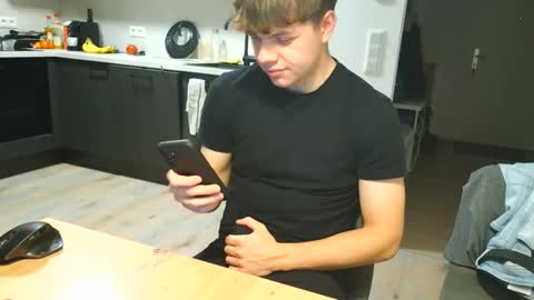 Snapshot of thecuteguy144949 chatting on November 1, 12:26 am thecuteguy144949 online show from November 1, 12:26 am