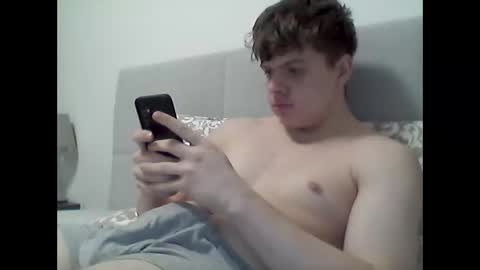 Snapshot of thecuteguy144949 chatting on February 10, 4:25 pm thecuteguy144949 online show from February 10, 4:25 pm