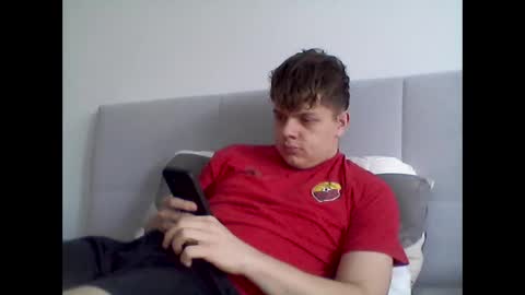 Snapshot of thecuteguy144949 chatting on February 1, 8:50 am thecuteguy144949 online show from February 1, 8:50 am