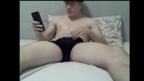 Snapshot of thecuteguy144949 chatting on September 21, 6:41 pm thecuteguy144949 online show from September 21, 6:41 pm