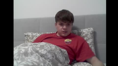 Snapshot of thecuteguy144949 chatting on February 15, 6:44 pm thecuteguy144949 online show from February 15, 6:44 pm