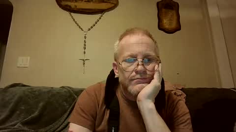Snapshot of thee_lone_boner chatting on October 24, 5:42 am Alpha online show from October 24, 5:42 am