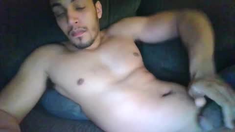 Snapshot of thegodbill4000 chatting on February 8, 11:35 pm Thegodbill4000 online show from February 8, 11:35 pm