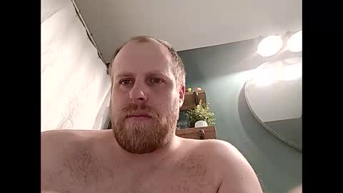 Snapshot of thehammerxx chatting on March 8, 11:44 am thehammerxx online show from March 8, 11:44 am