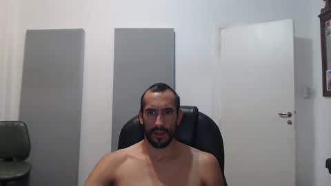 Snapshot of thekingofpains chatting on December 9, 12:09 pm KINGOFPAINS online show from December 9, 12:09 pm