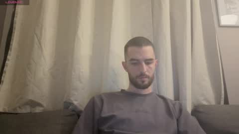 themmistokles online show from December 3, 8:48 pm