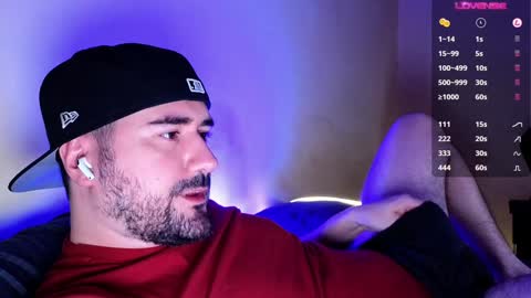 Snapshot of theoravi chatting on December 25, 1:31 am Theo Ravi online show from December 25, 1:31 am