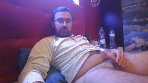 Snapshot of theviper1990 chatting on January 10, 3:29 am Carlos1990 online show from January 10, 3:29 am