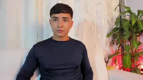 Thiago  online show from February 13, 11:10 pm