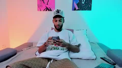 ThiagoFerreti online show from August 4, 3:23 am