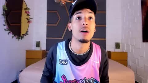 ThiagoFerreti online show from November 27, 8:01 pm