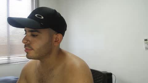 Thiago online show from November 6, 8:45 pm