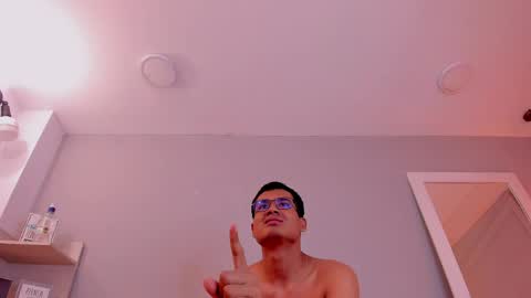 thiagovega_ online show from April 3, 3:58 am