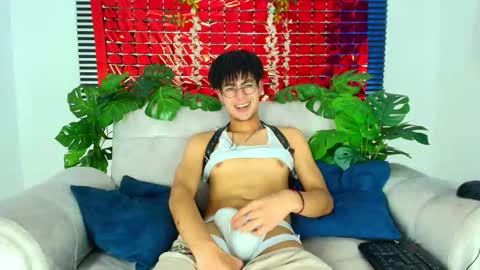 Thiago Saenzz online show from February 23, 3:57 pm