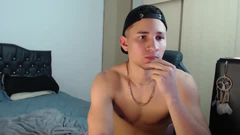 thin_tommy11 online show from January 18, 12:17 am