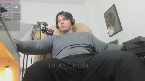 thom_ohtani online show from May 27, 1:57 am