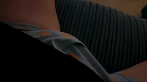 thomas_b7 online show from May 17, 7:21 pm