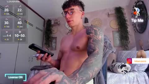 Thomas Grey online show from November 20, 11:42 am