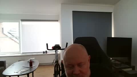 Snapshot of thomash32 chatting on October 22, 2:21 pm thomash32 online show from October 22, 2:21 pm