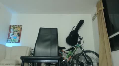 thomasjons online show from March 21, 8:41 am